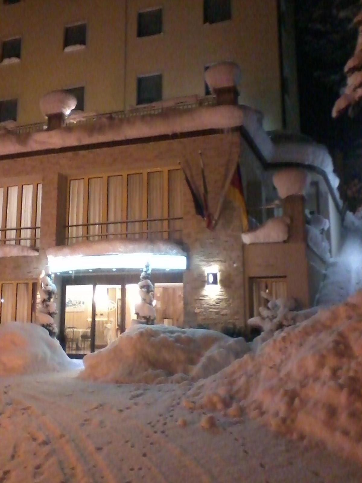 Hotel Miravalle 2000 Lizzano In Belvedere Exteriör bild
