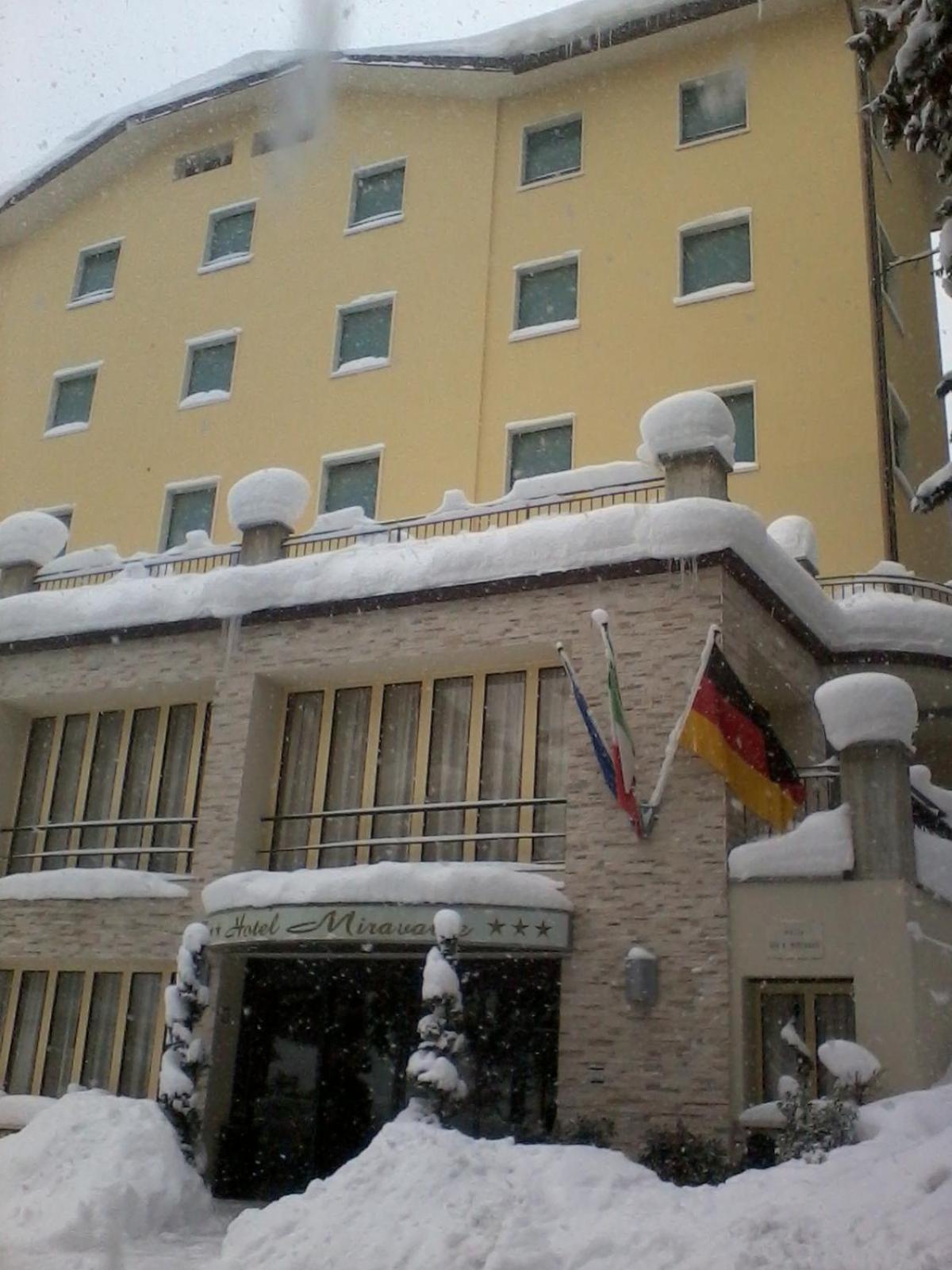 Hotel Miravalle 2000 Lizzano In Belvedere Exteriör bild