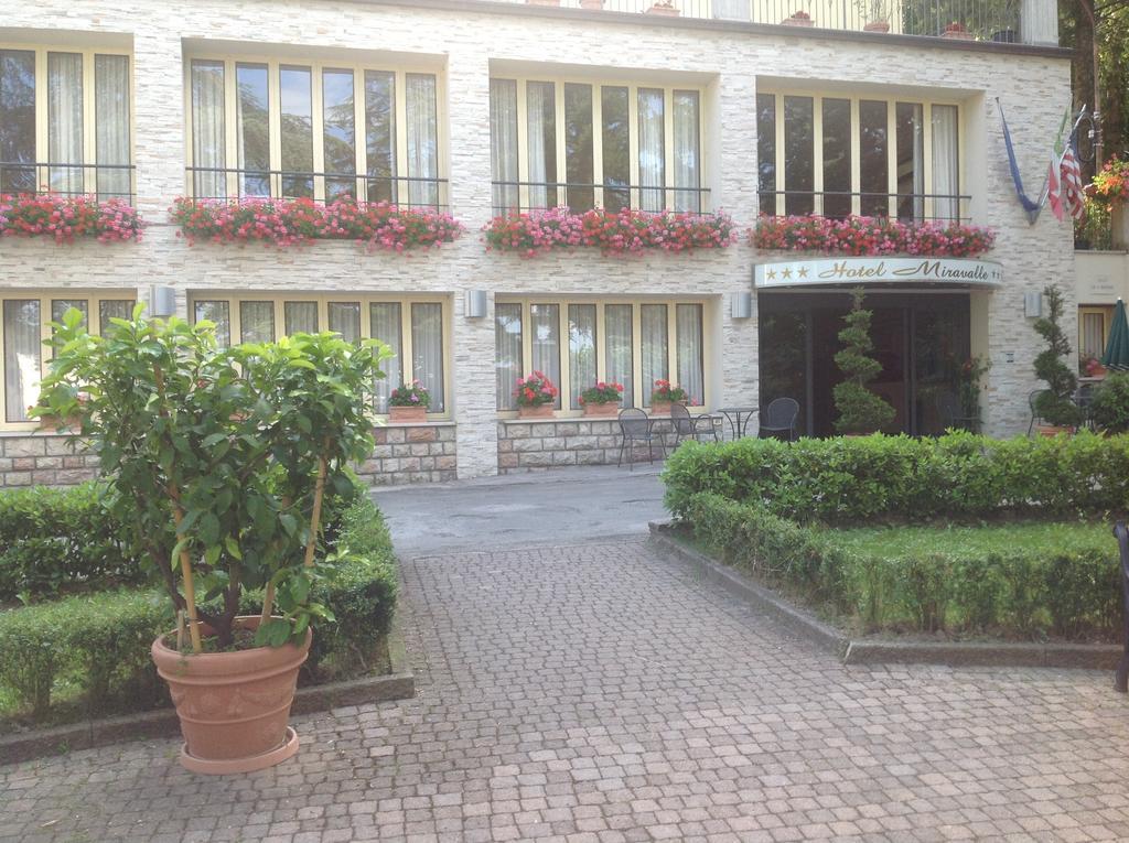 Hotel Miravalle 2000 Lizzano In Belvedere Exteriör bild